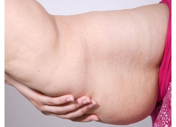 Tuk uložený v paži